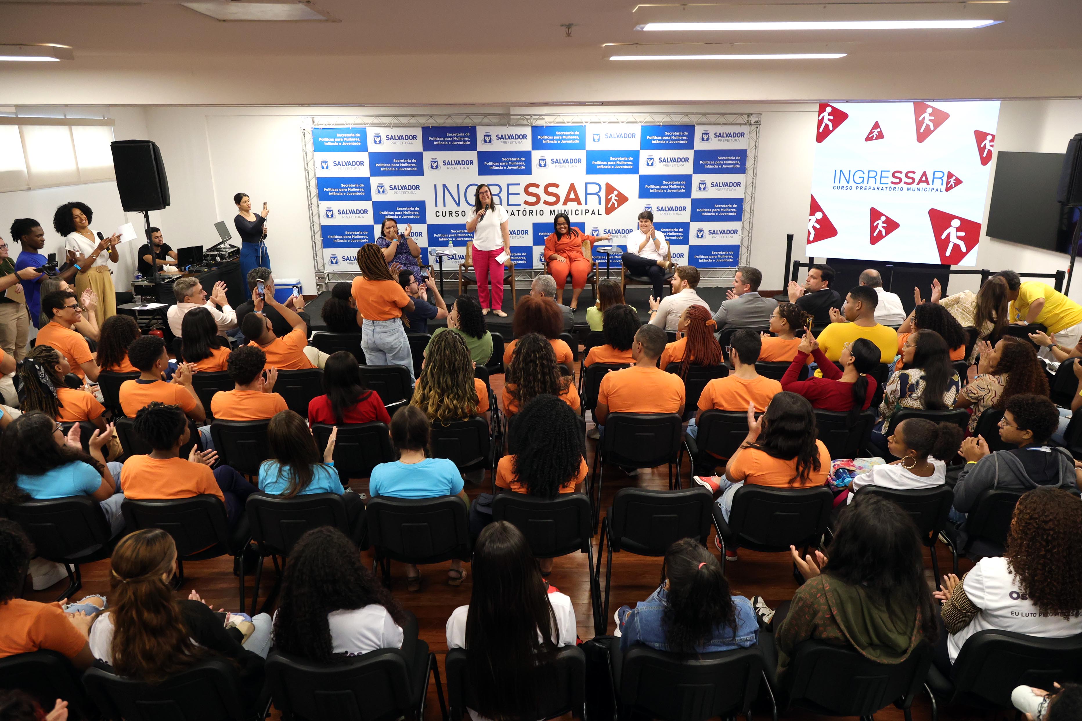 A iniciativa oferece 1 mil vagas gratuitas em cursos preparatórios para jovens entre 16 e 29 anos A iniciativa oferece 1 mil vagas gratuitas em cursos preparatórios para jovens entre 16 e 29 anos