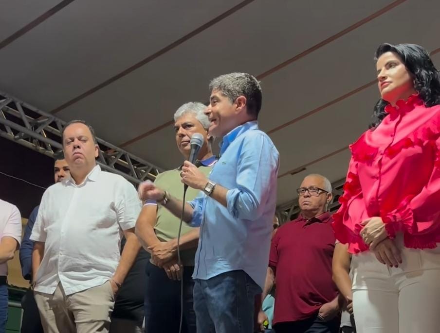 Imagem de Elmar Nascimento reaparece em palanque com ACM Neto na Bahia