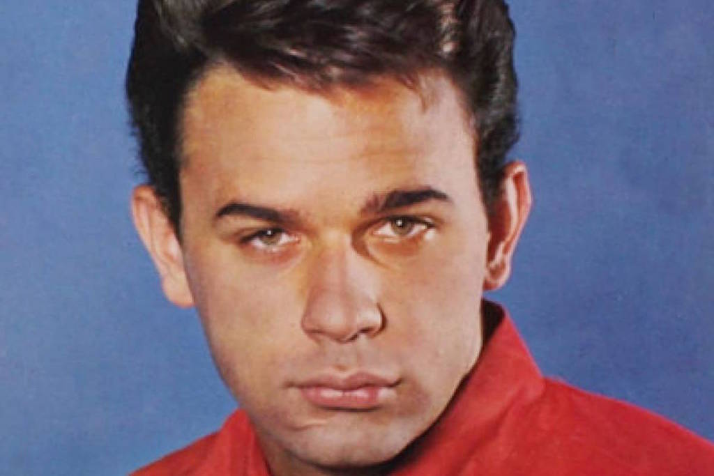 Morre o cantor Lou Christie, do hit americano 'Lightnin' Strikes', aos 82 anos