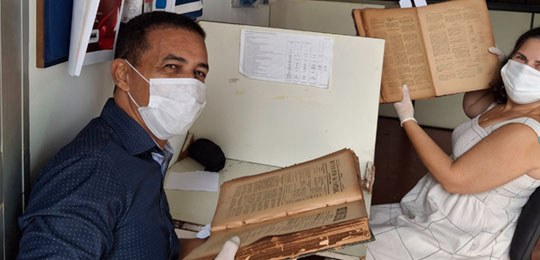 Servidores da Seção de Biblioteca, Memória e Arquivo participaram da busca pelos documentos históricos Servidores da Seção de Biblioteca, Memória e Arquivo participaram da busca pelos documentos históricos