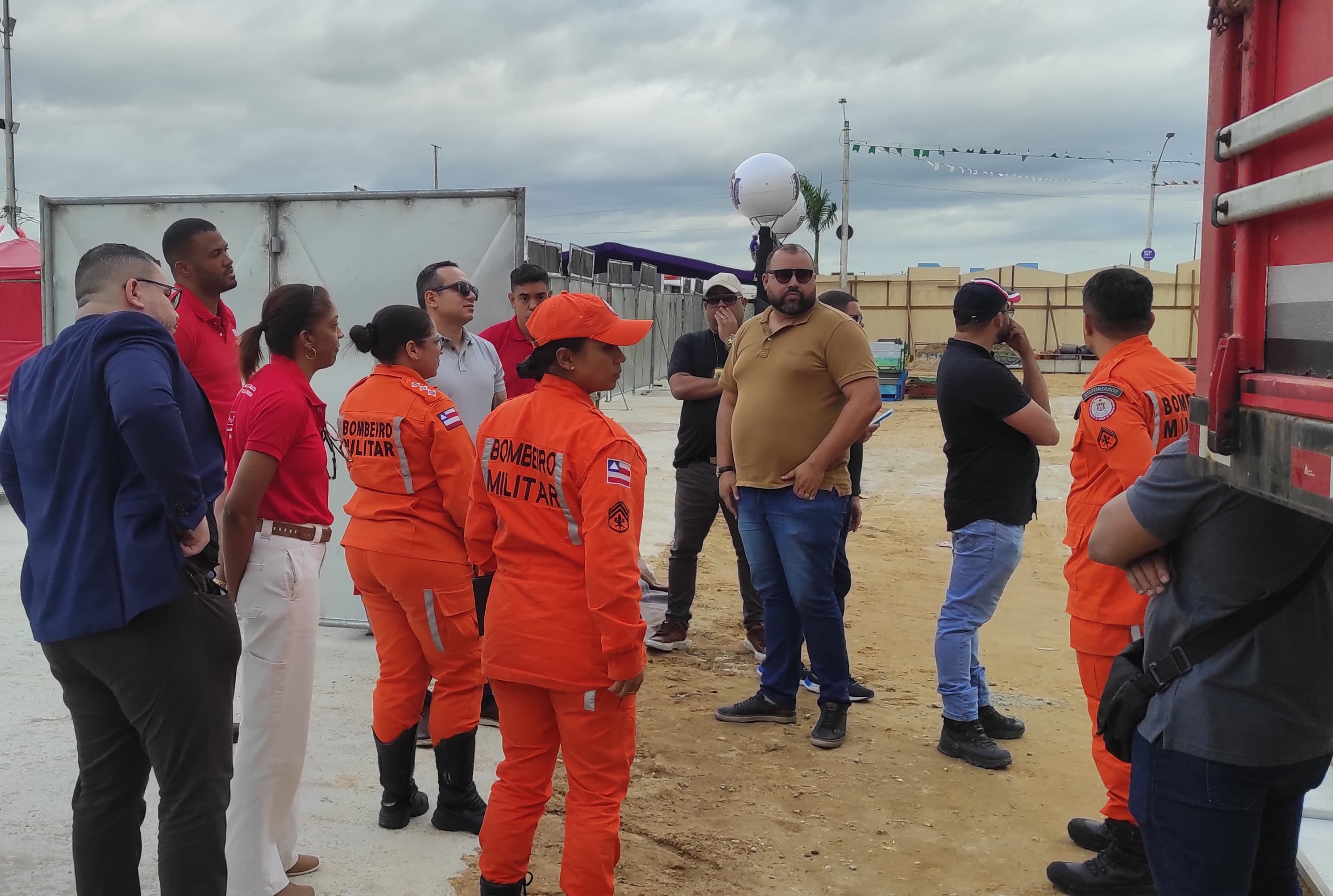 Em plantão especial, promotores de Justiça e servidores inspecionam equipamentos para garantir a segurança do público nos festejos juninos da cidade