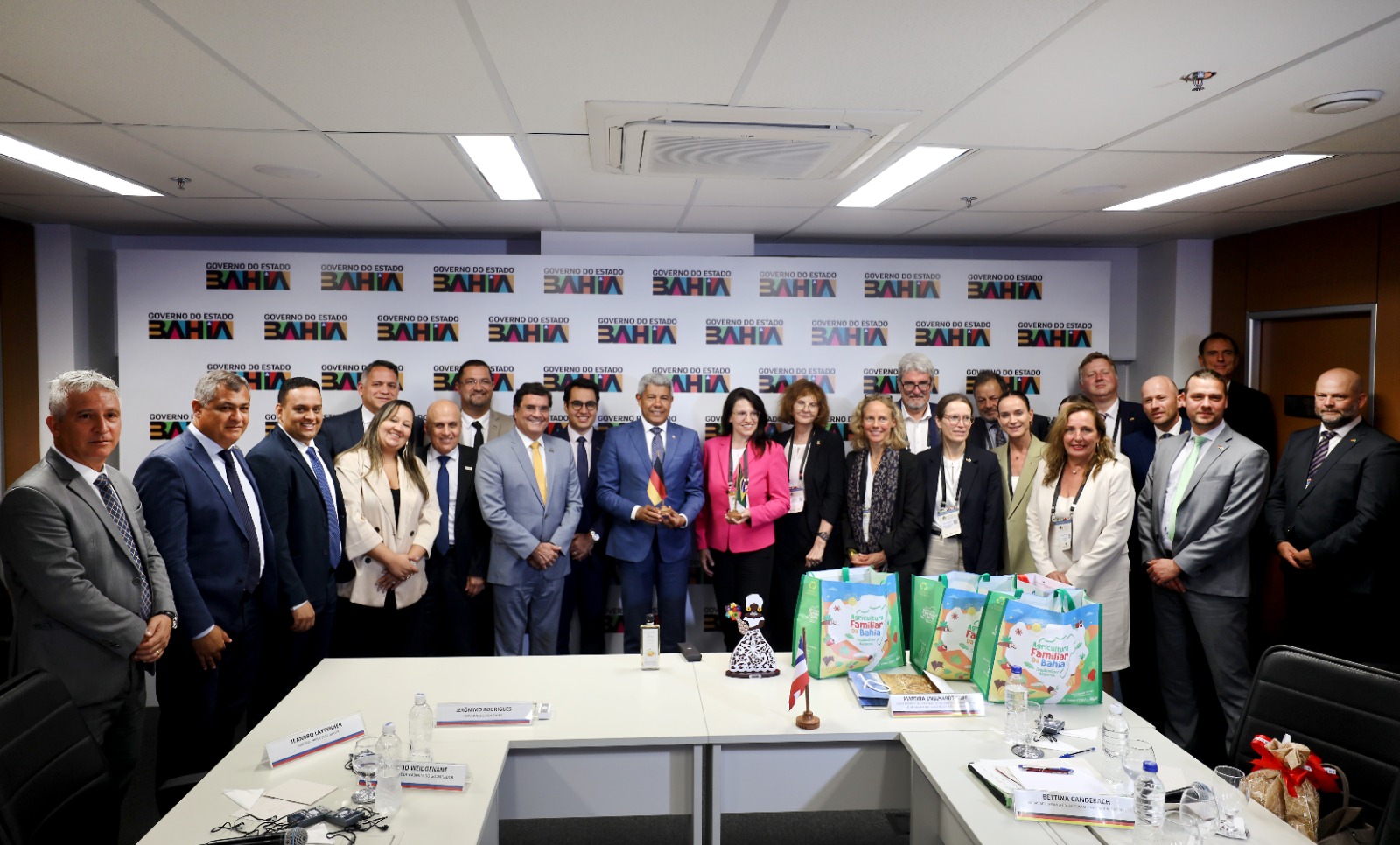Reunião com delegação alemã na manhã desta segunda-feira (16)