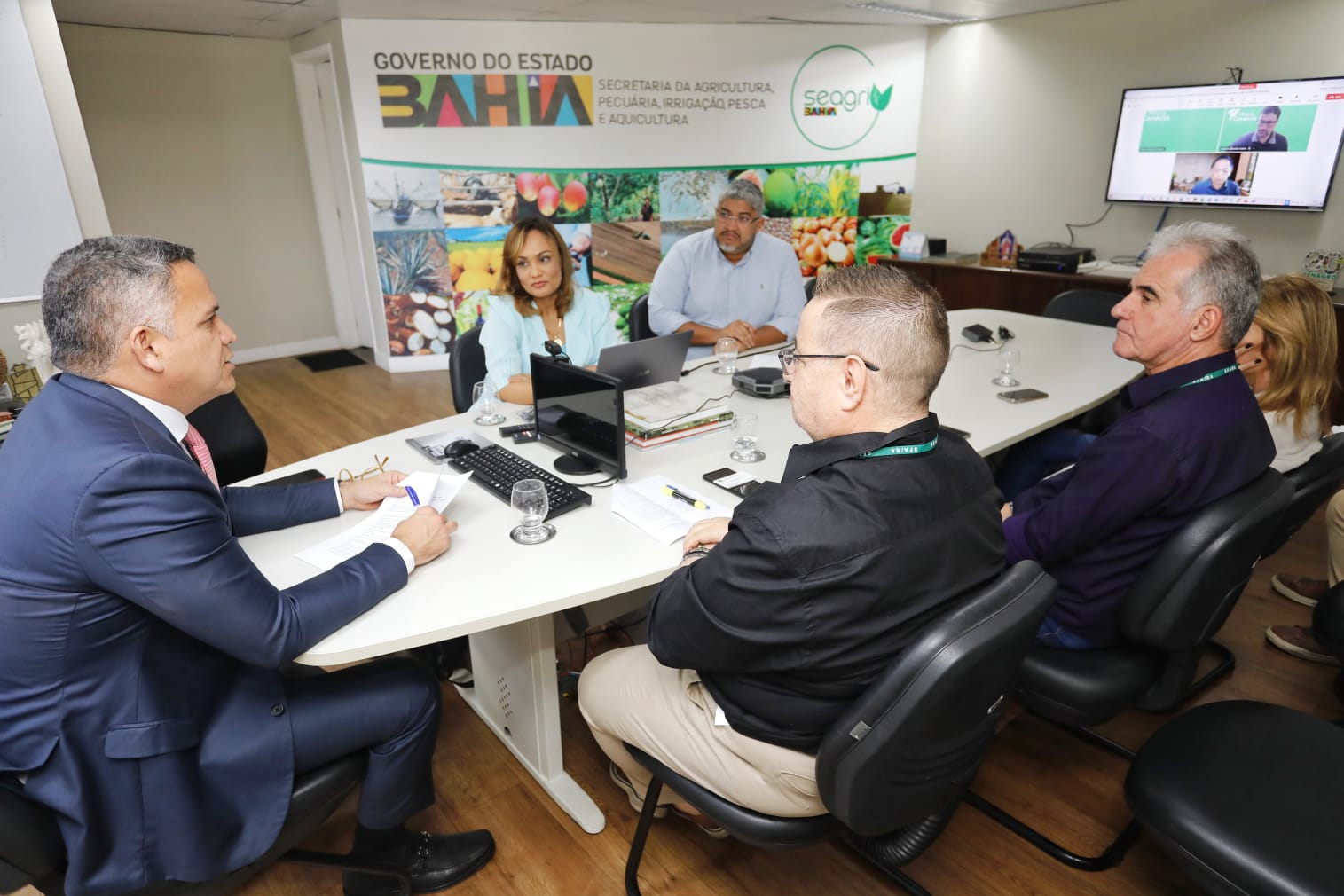 Na oportunidade, o secretário da Agricultura da Bahia, Pablo Barrozo, discutiu os primeiros passos para a construção de um Protocolo de Intenções Na oportunidade, o secretário da Agricultura da Bahia, Pablo Barrozo, discutiu os primeiros passos para a construção de um Protocolo de Intenções