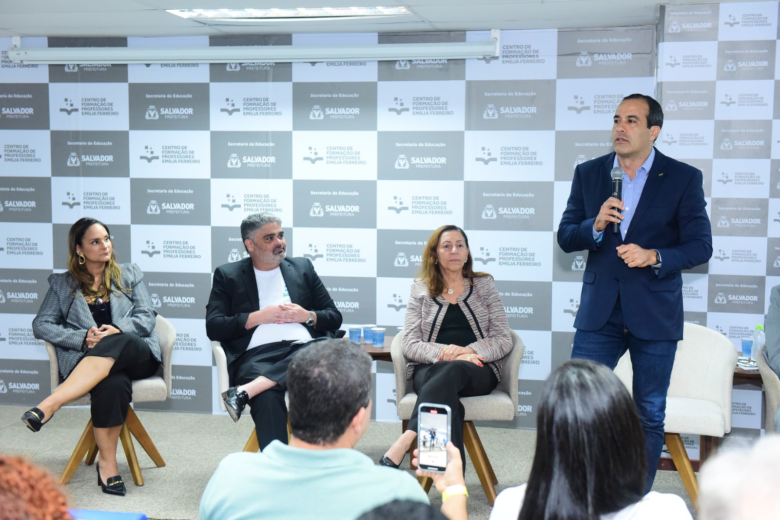 O ato ocorreu nesta segunda-feira (9), no Edifício Civil Tower, no Costa Azul