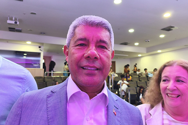 O governador Jerônimo Rodrigues (PT)