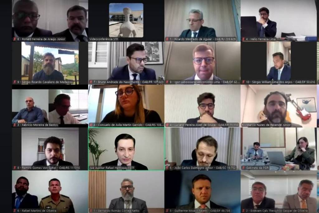 Moraes determina que réus militares troquem farda por roupa civil Moraes determina que réus militares troquem farda por roupa civil