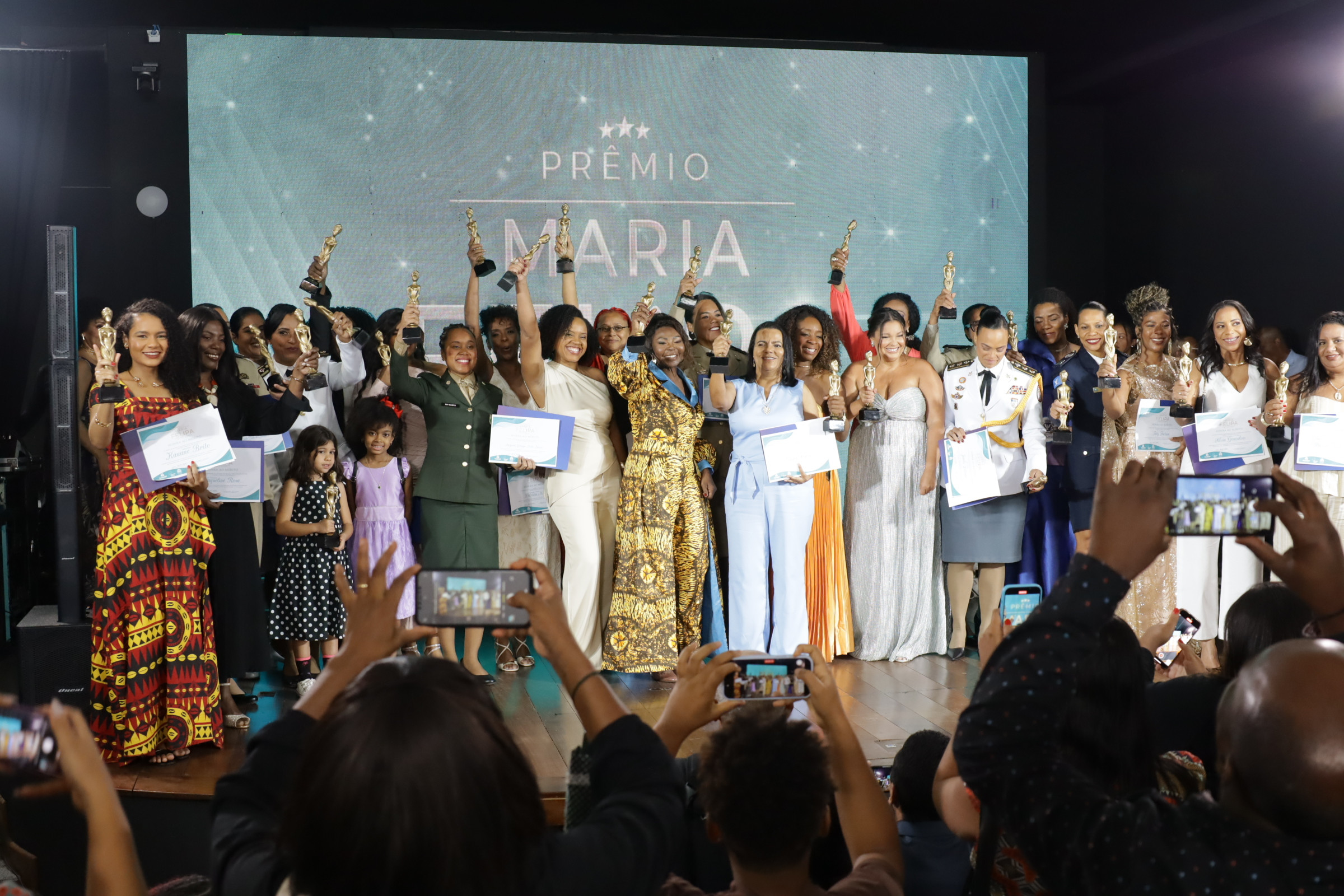 A noite desta sexta-feira (25) foi marcada por emoção, reconhecimento e afirmação da resistência negra A noite desta sexta-feira (25) foi marcada por emoção, reconhecimento e afirmação da resistência negra