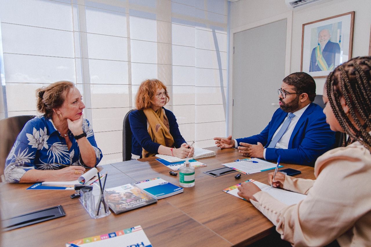 Reunião ocorreu nesta segunda-feira Reunião ocorreu nesta segunda-feira