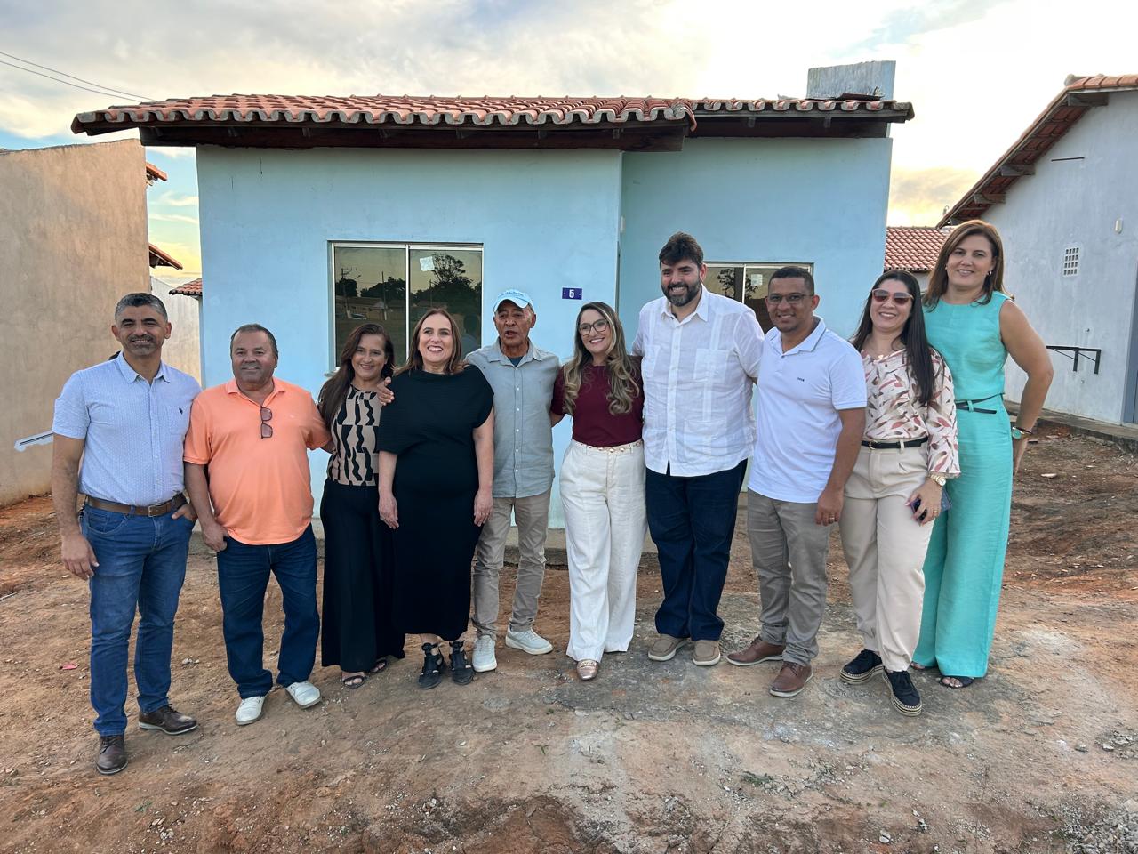 A entrega foi realizada pelo secretário de Relações Instituições, Adolpho Loyola, representando o governador A entrega foi realizada pelo secretário de Relações Instituições, Adolpho Loyola, representando o governador