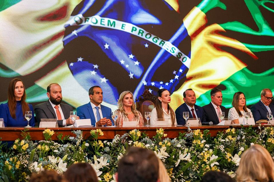 A empresária Isabela Suarez tomou posse nesta segunda-feira (28) no comando da ACB A empresária Isabela Suarez tomou posse nesta segunda-feira (28) no comando da ACB