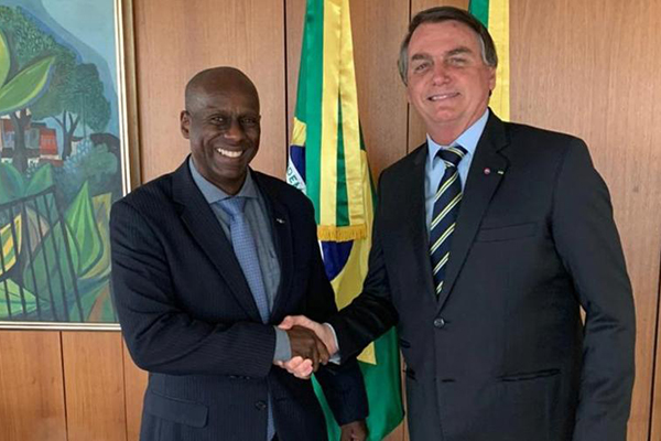 Ailton Barros é contemporâneo do ex-presidente Jair Bolsonaro na Academia Militar das Agulhas Negras Ailton Barros é contemporâneo do ex-presidente Jair Bolsonaro na Academia Militar das Agulhas Negras