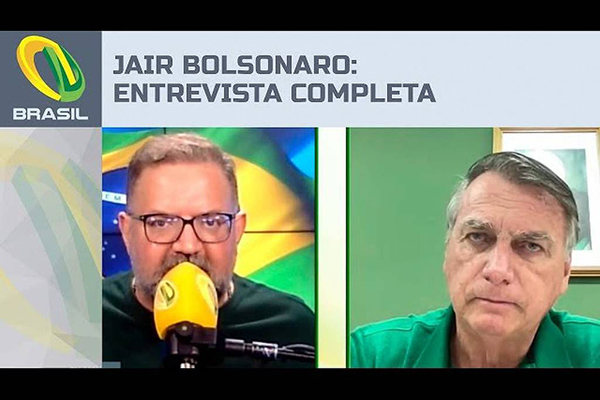 O apresentador da Rádio Auriverde Alexandre Pittoli entrevista o ex-presidente Jair Bolsonaro (PL) O apresentador da Rádio Auriverde Alexandre Pittoli entrevista o ex-presidente Jair Bolsonaro (PL)