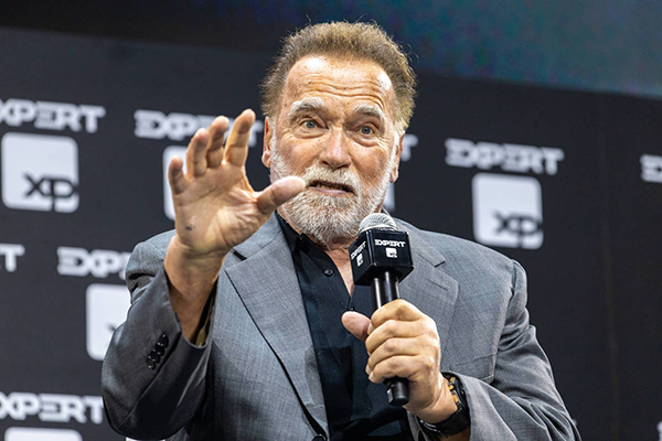 Arnold Schwarzenegger, ex-governador da Califórnia, fisioculturista e ator, durante palestra na Expert XP 2025 Arnold Schwarzenegger, ex-governador da Califórnia, fisioculturista e ator, durante palestra na Expert XP 2025