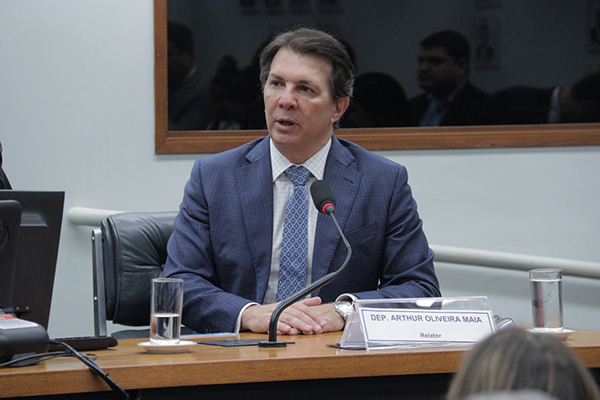 O deputado federal Arthur Maia (União) foi escolhido relator da comissão