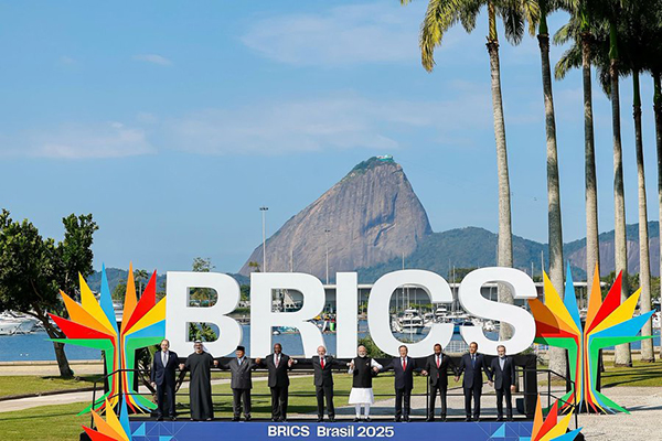 Presidente Lula posa para foto oficial com demais autoridades dos países que fazem parte do Brics Presidente Lula posa para foto oficial com demais autoridades dos países que fazem parte do Brics