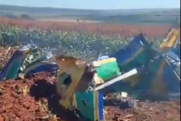 Destroços de aeronave em Santa Rita do Passa Quatro, no interior de São Paulo Destroços de aeronave em Santa Rita do Passa Quatro, no interior de São Paulo