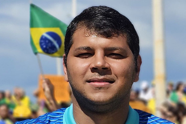 Deputado estadual Diego Castro (PL) participou, na manhã deste domingo (27), de uma manifestação realizada no Farol da Barra, em Salvador Deputado estadual Diego Castro (PL) participou, na manhã deste domingo (27), de uma manifestação realizada no Farol da Barra, em Salvador