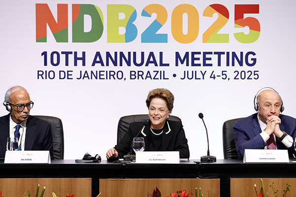 A ex-presidente Dilma Rousseff, presidente do Novo Banco de Desenvolvimento, em coletiva ao final da reunião anual da instituição A ex-presidente Dilma Rousseff, presidente do Novo Banco de Desenvolvimento, em coletiva ao final da reunião anual da instituição