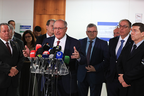 O vice-presidente Geraldo Alckmin em entrevista coletiva após reunião do comitê de negociação para discutir sobretaxa imposta por Trump O vice-presidente Geraldo Alckmin em entrevista coletiva após reunião do comitê de negociação para discutir sobretaxa imposta por Trump