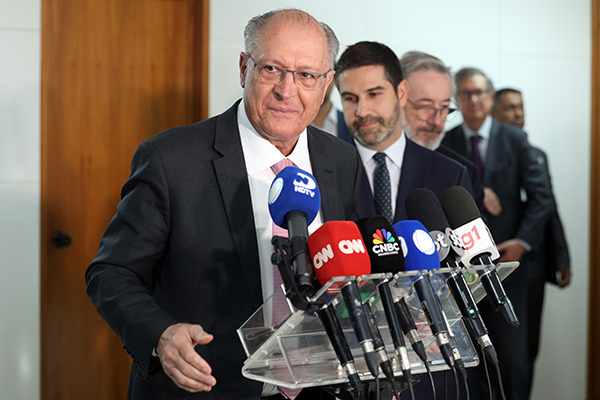 Decisão foi anunciada nesta segunda-feira (4) pelo vice-presidente Geraldo Alckmin Decisão foi anunciada nesta segunda-feira (4) pelo vice-presidente Geraldo Alckmin