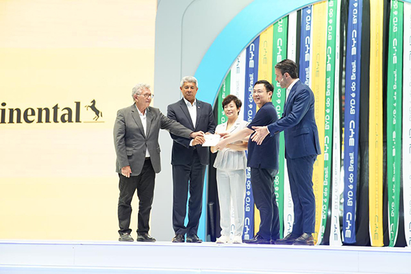 Solenidade de inauguração da planta da montadora chinesa BYD, nesta terça-feira (1º), em Camaçari