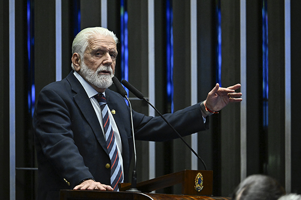 O líder do governo no Senado, Jaques Wagner (PT) O líder do governo no Senado, Jaques Wagner (PT)