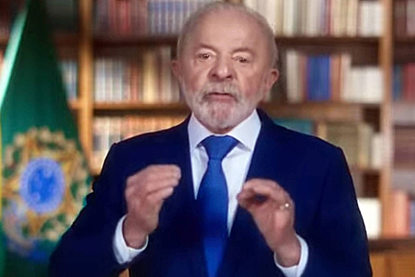 Presidente Lula durante pronunciamento em cadeia de rádio e televisão nesta quinta-feira (17) Presidente Lula durante pronunciamento em cadeia de rádio e televisão nesta quinta-feira (17)