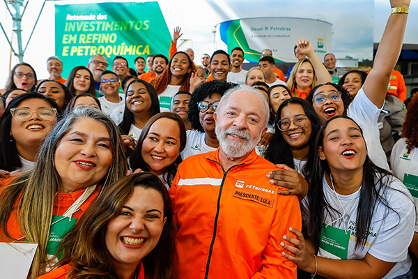 O presidente Lula (PT) durante cerimônia de anúncio de investimentos da Petrobras em refino e petroquímica no RJ