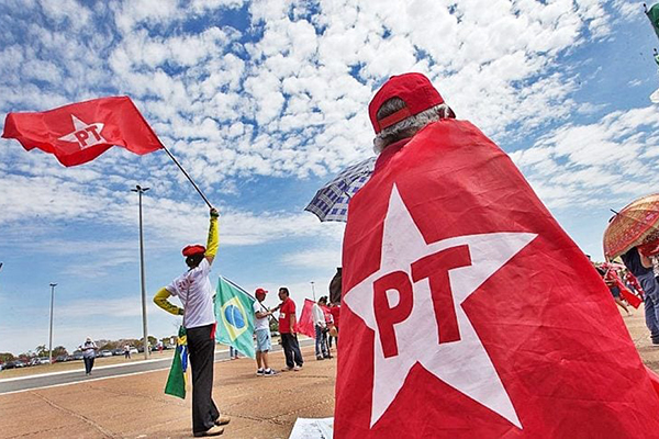 Em nota, a Secretaria de Comunicação (Secom) da Presidência da República afirmou que seus integrantes se dedicam exclusivamente à produção de conteúdos de natureza institucional do governo Em nota, a Secretaria de Comunicação (Secom) da Presidência da República afirmou que seus integrantes se dedicam exclusivamente à produção de conteúdos de natureza institucional do governo