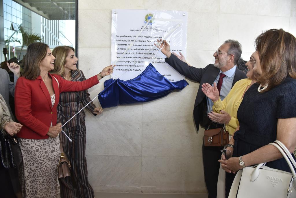 Antigo Fórum do Comércio encerra definitivamente suas atividades Antigo Fórum do Comércio encerra definitivamente suas atividades