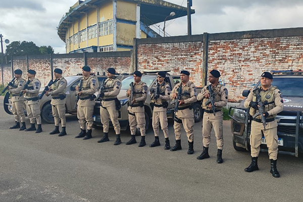 Policiais do do 12º Batalhão de Polícia Militar (12º BPM) de Camaçari Policiais do do 12º Batalhão de Polícia Militar (12º BPM) de Camaçari