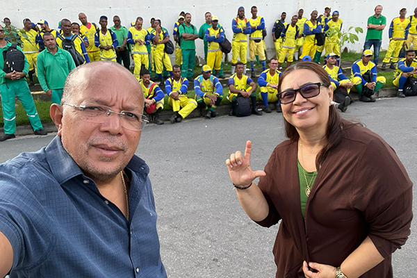 Luiz Carlos Suíca, ex-vereador de Salvador e Ana Angélica Rabelo, coordenadora-geral do SindilimpBA Luiz Carlos Suíca, ex-vereador de Salvador e Ana Angélica Rabelo, coordenadora-geral do SindilimpBA