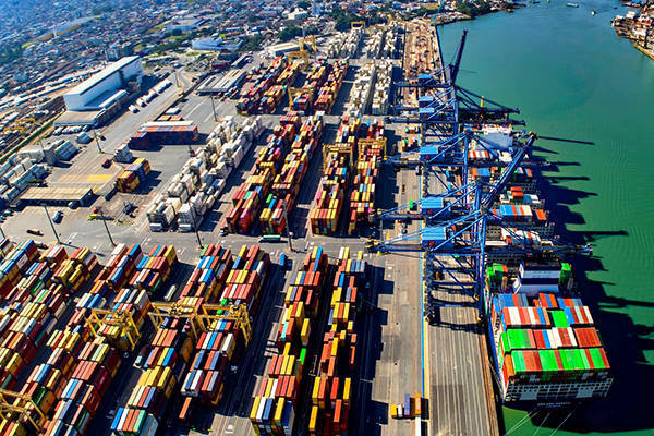 Terminal de contêineres da Portonave, em Navegantes (SC) Terminal de contêineres da Portonave, em Navegantes (SC)