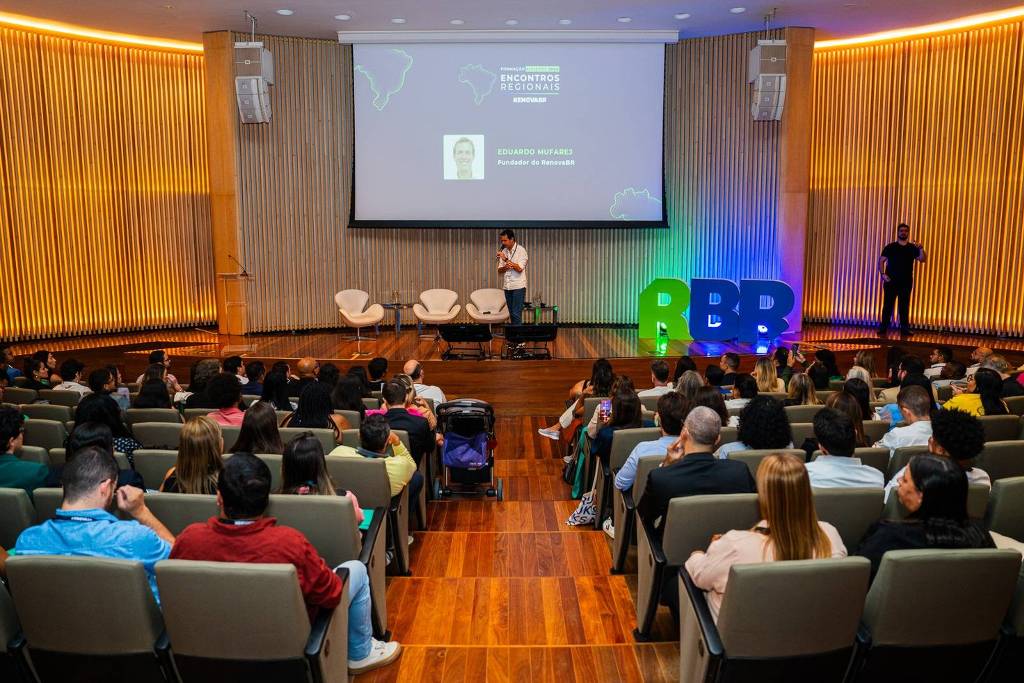 Palestra do fundador do RenovaBR, Eduardo Mufarej, para alunos em 2024 Palestra do fundador do RenovaBR, Eduardo Mufarej, para alunos em 2024