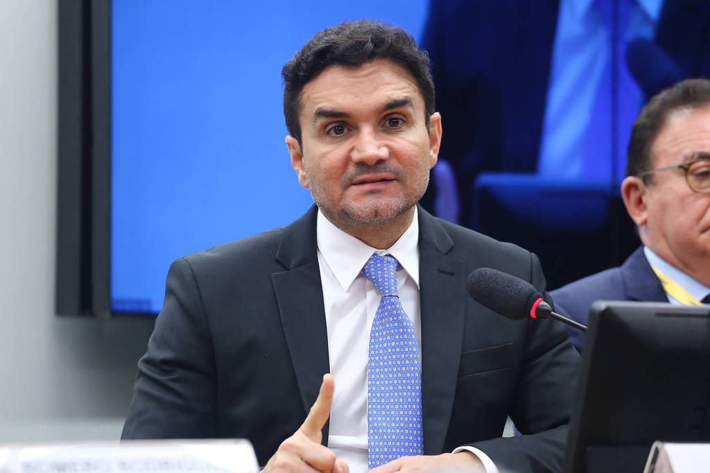 O ministro do Turismo, Celso Sabino, durante audiência na Câmara dos Deputados O ministro do Turismo, Celso Sabino, durante audiência na Câmara dos Deputados