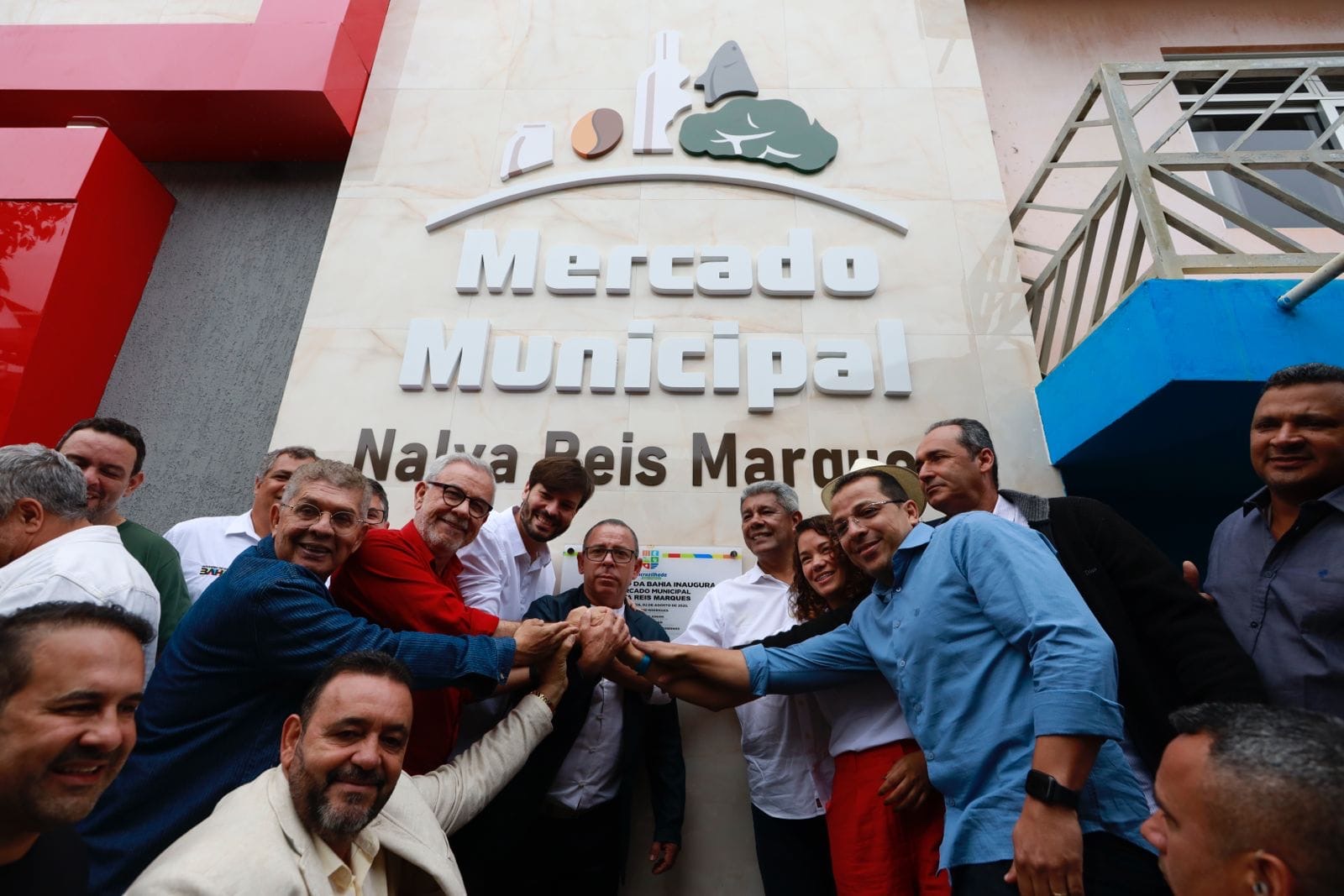 A agenda foi marcada por inaugurações e anúncios de obras voltadas ao fortalecimento da agricultura familiar e da infraestrutura local A agenda foi marcada por inaugurações e anúncios de obras voltadas ao fortalecimento da agricultura familiar e da infraestrutura local