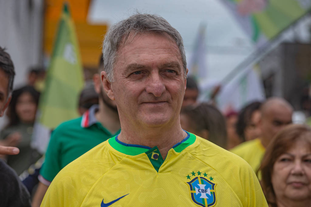 Renato Bolsonaro, irmão do ex-presidente Jair Bolsonaro, pode ser lançado pelo PL ao Senado no lugar de Eduardo Bolsonaro Renato Bolsonaro, irmão do ex-presidente Jair Bolsonaro, pode ser lançado pelo PL ao Senado no lugar de Eduardo Bolsonaro