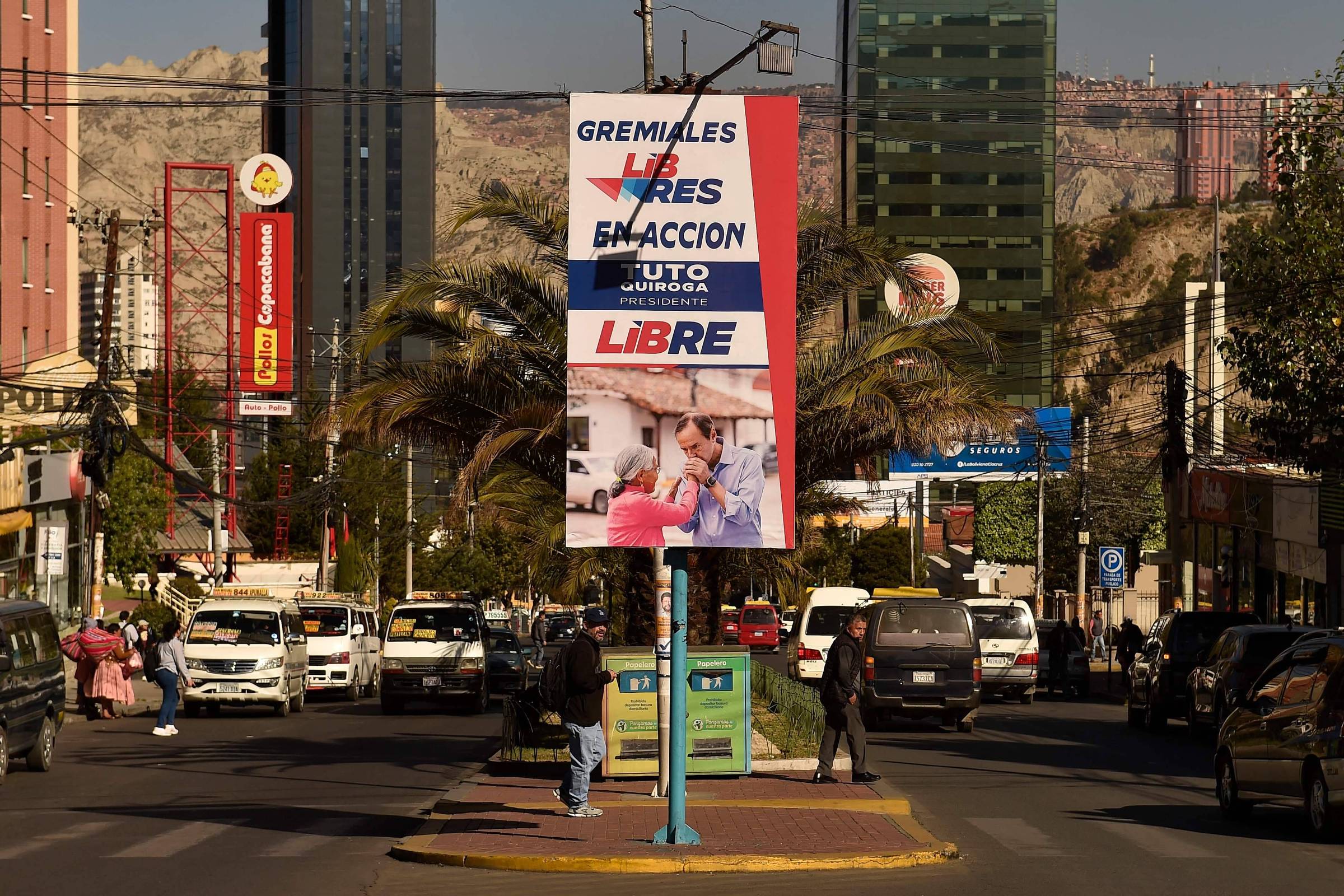 País tem eleições neste domingo, com a direita liderando pesquisas e o ex-presidente Evo Morales defendendo voto nulo País tem eleições neste domingo, com a direita liderando pesquisas e o ex-presidente Evo Morales defendendo voto nulo