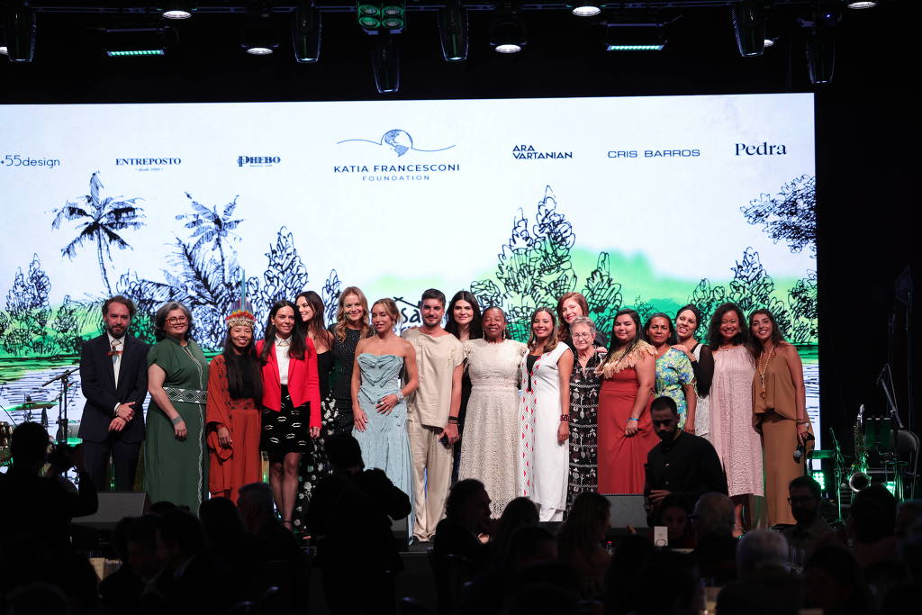 Mulheres que abraçam a ONG Casa do Rio se juntam ao fundador Thiago Cavalli em jantar beneficente no Rosewood SP Mulheres que abraçam a ONG Casa do Rio se juntam ao fundador Thiago Cavalli em jantar beneficente no Rosewood SP