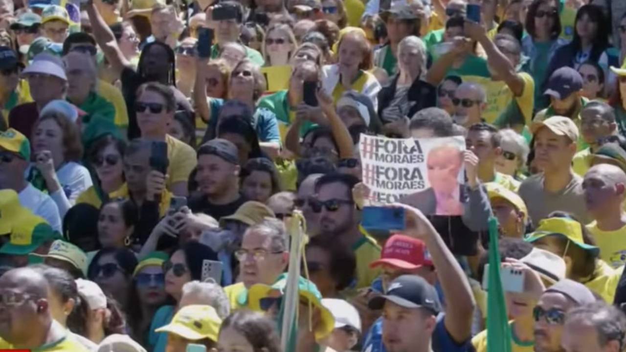 'Cadê? Medo do STF?', diz pastor em manifestação na Paulista sem Tarcísio; 'você sem a toga não sobra nada', afirma deputado a ministro 'Cadê? Medo do STF?', diz pastor em manifestação na Paulista sem Tarcísio; 'você sem a toga não sobra nada', afirma deputado a ministro