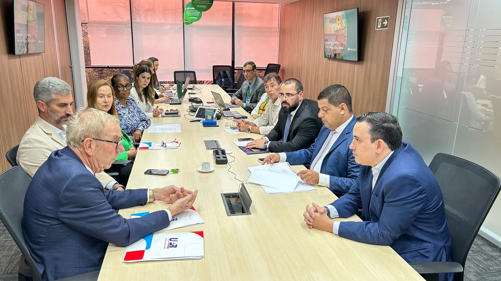 O encontro foi realizado na sede da concessionária em Salvador O encontro foi realizado na sede da concessionária em Salvador