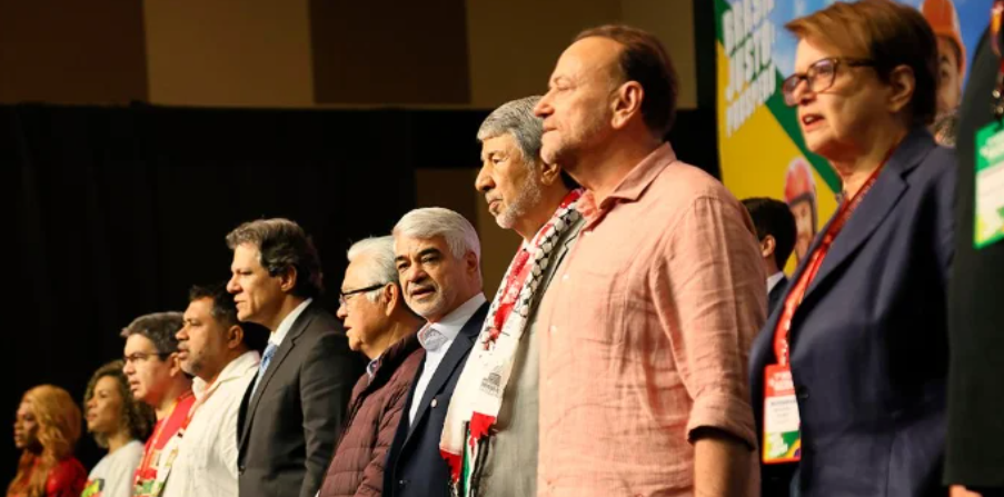 Com a presença de cerca de mil delegados e delegadas do Brasil, o 17º Encontro Nacional do PT segue no final de semana Com a presença de cerca de mil delegados e delegadas do Brasil, o 17º Encontro Nacional do PT segue no final de semana