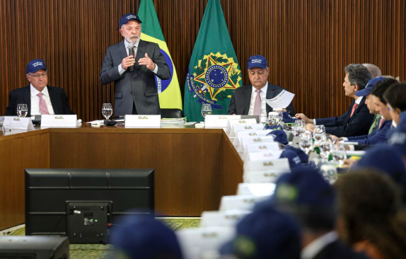 Para Lula, as decisões do presidente estadunidense, Donald Trump, são descabidas