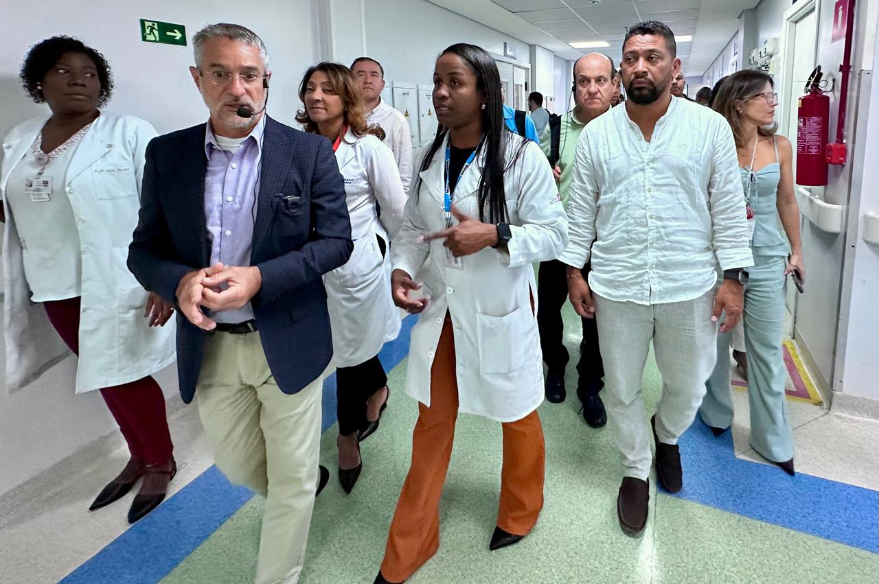 A visita teve como objetivo a troca de experiências e o conhecimento de serviços da rede estadual A visita teve como objetivo a troca de experiências e o conhecimento de serviços da rede estadual