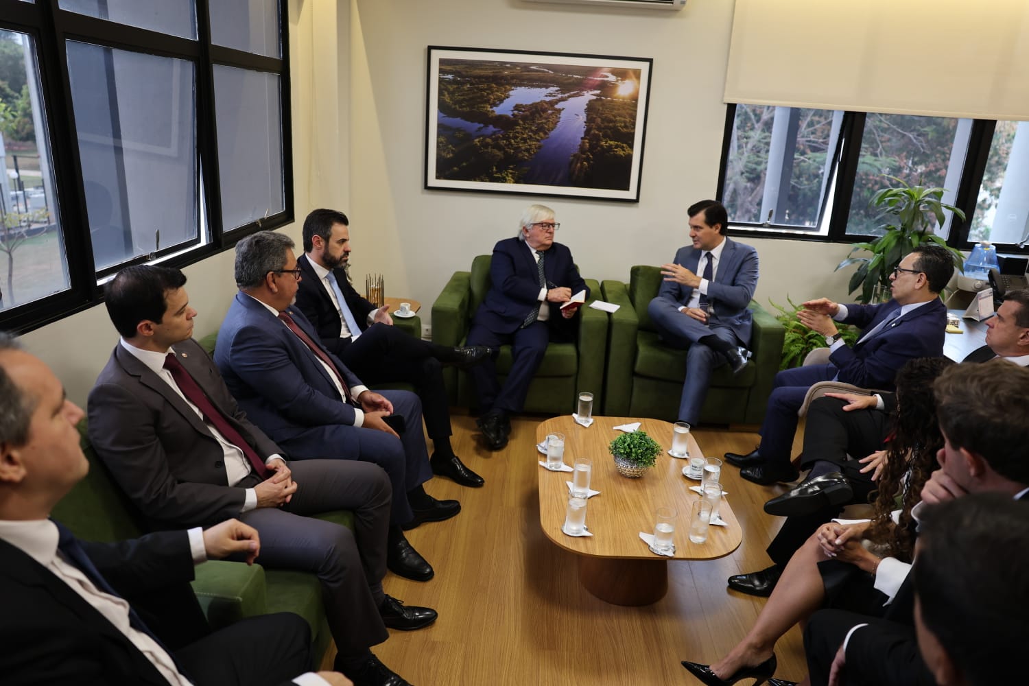 PGJ participou de reunião no MP do Mato Grosso do Sul sobre integração do Sistema de Justiça e reforço da segurança pública PGJ participou de reunião no MP do Mato Grosso do Sul sobre integração do Sistema de Justiça e reforço da segurança pública