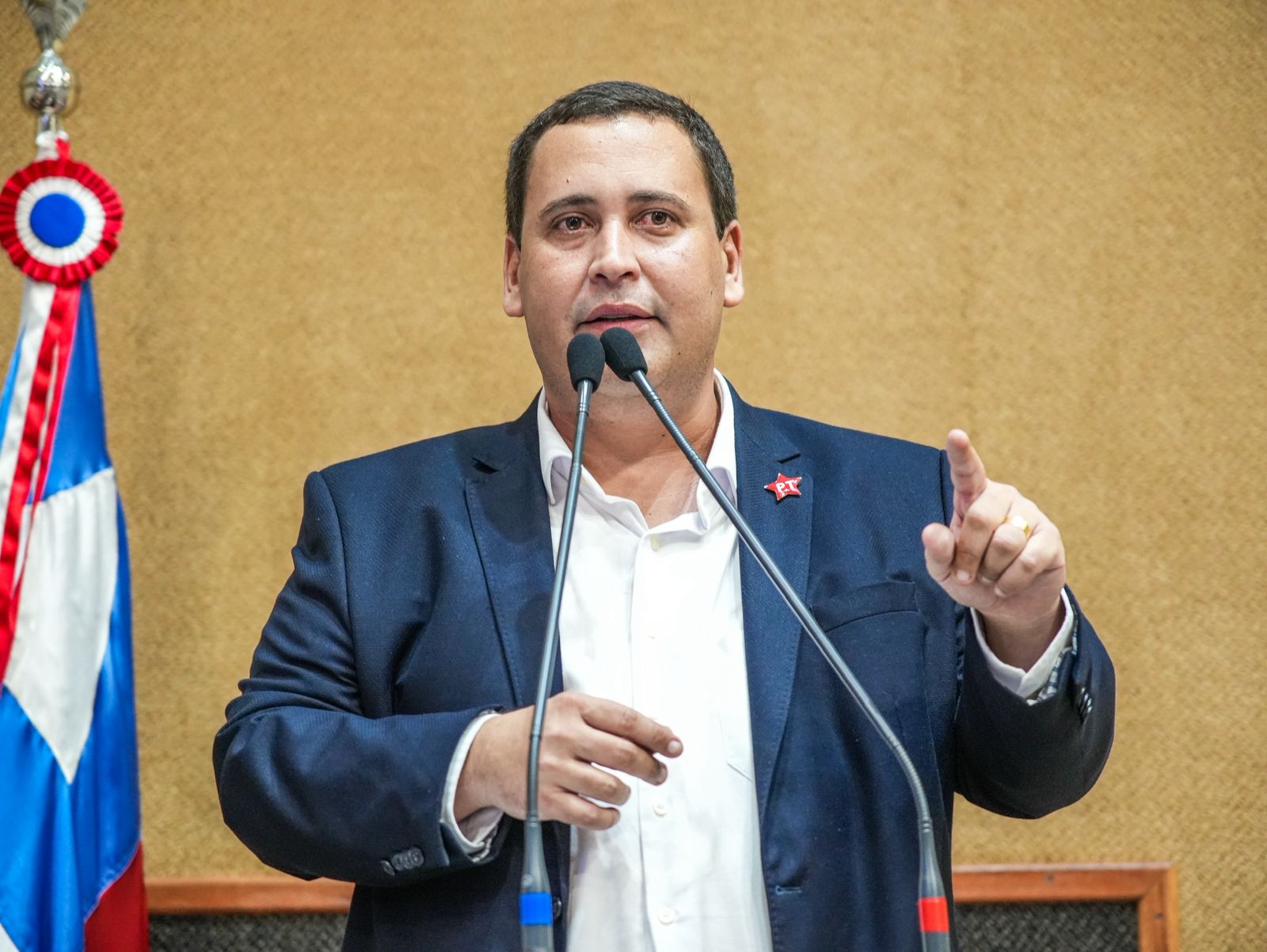 Éden Valadares, presidente do PT na Bahia Éden Valadares, presidente do PT na Bahia