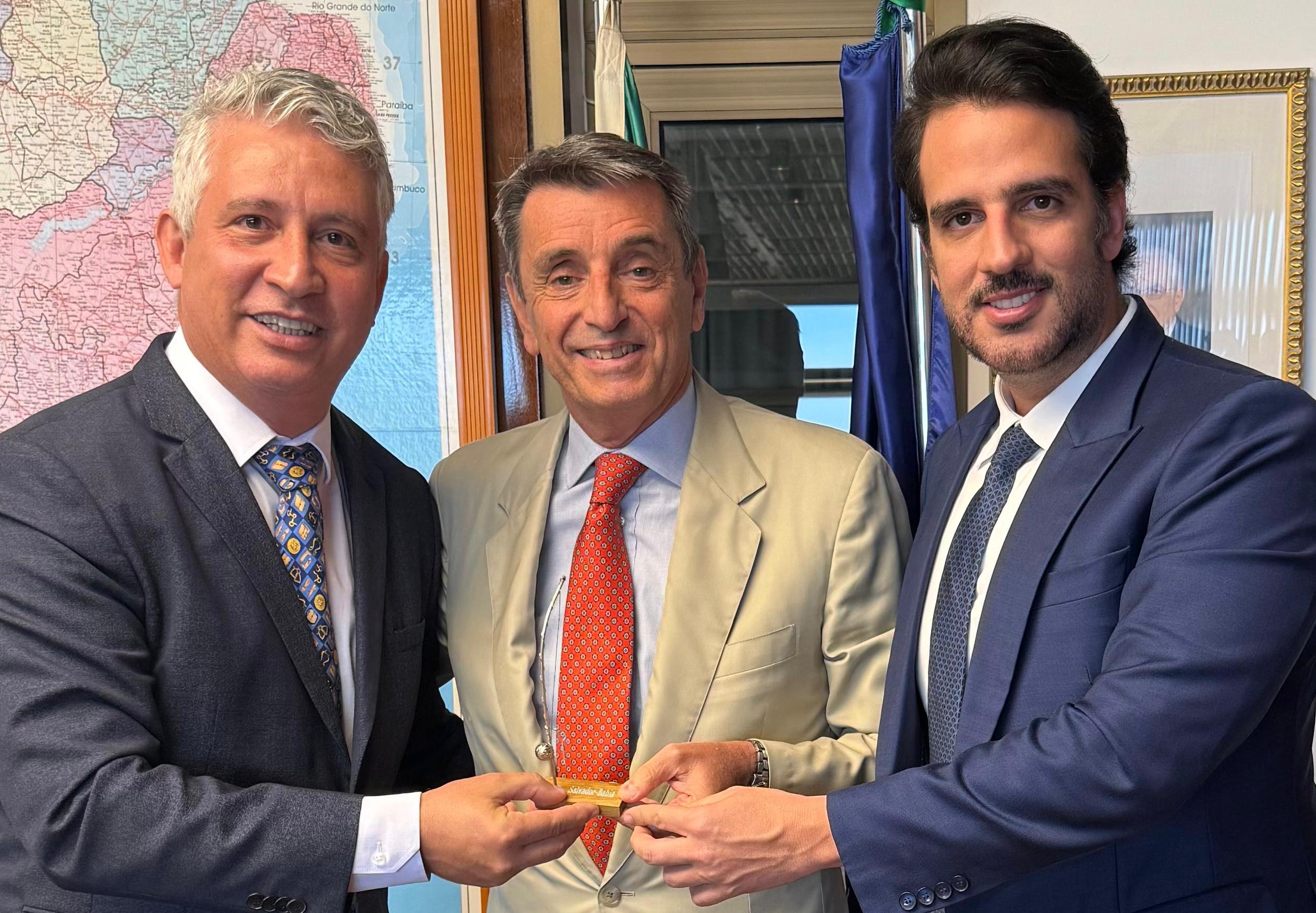 Reunião definiu missão da CBPM durante a Marmomac 2025, na Itália Reunião definiu missão da CBPM durante a Marmomac 2025, na Itália