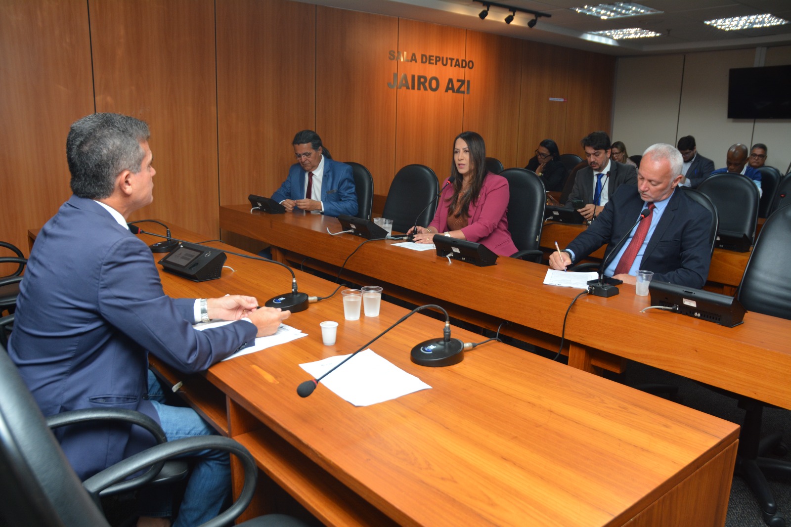 Durante a reunião, foi aprovada pelos membros do colegiado uma audiência pública para debater os desafios enfrentados pela categoria bancária do setor privado Durante a reunião, foi aprovada pelos membros do colegiado uma audiência pública para debater os desafios enfrentados pela categoria bancária do setor privado
