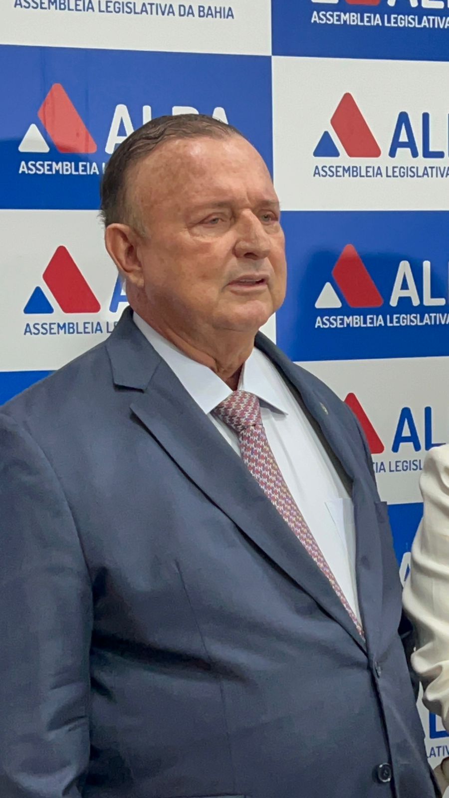 Adolfo Menezes Adolfo Menezes