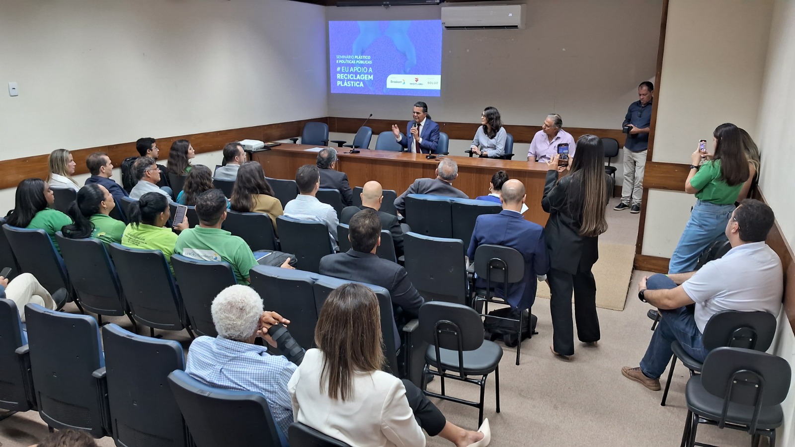 O desafio, no entanto, está no descarte incorreto e nos baixos índices de reciclagem O desafio, no entanto, está no descarte incorreto e nos baixos índices de reciclagem